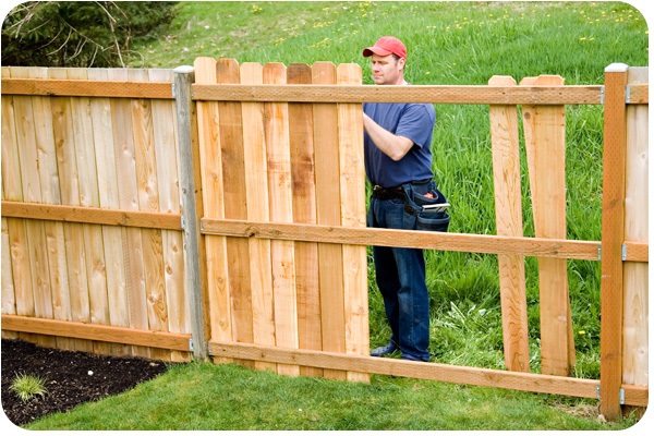 professional fence repair
